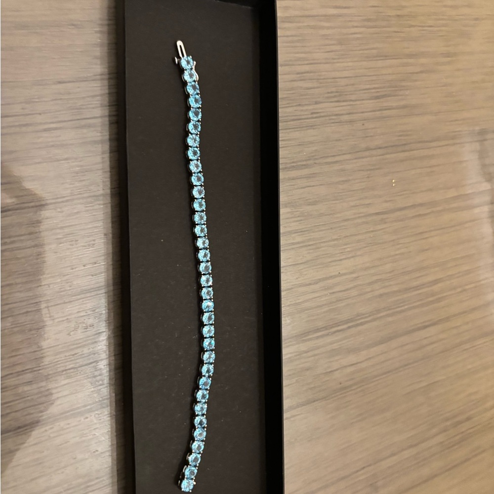 Elegant Blue Crystal Bracelet